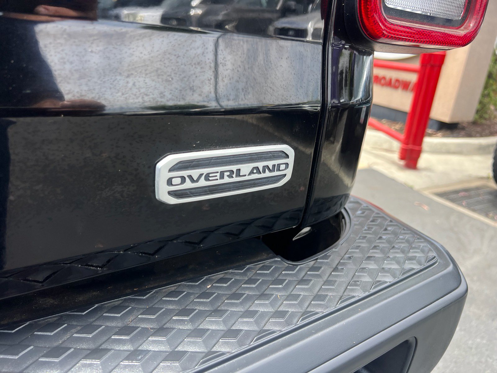 Used 2020 Jeep Gladiator Overland AWD/4WD image 8