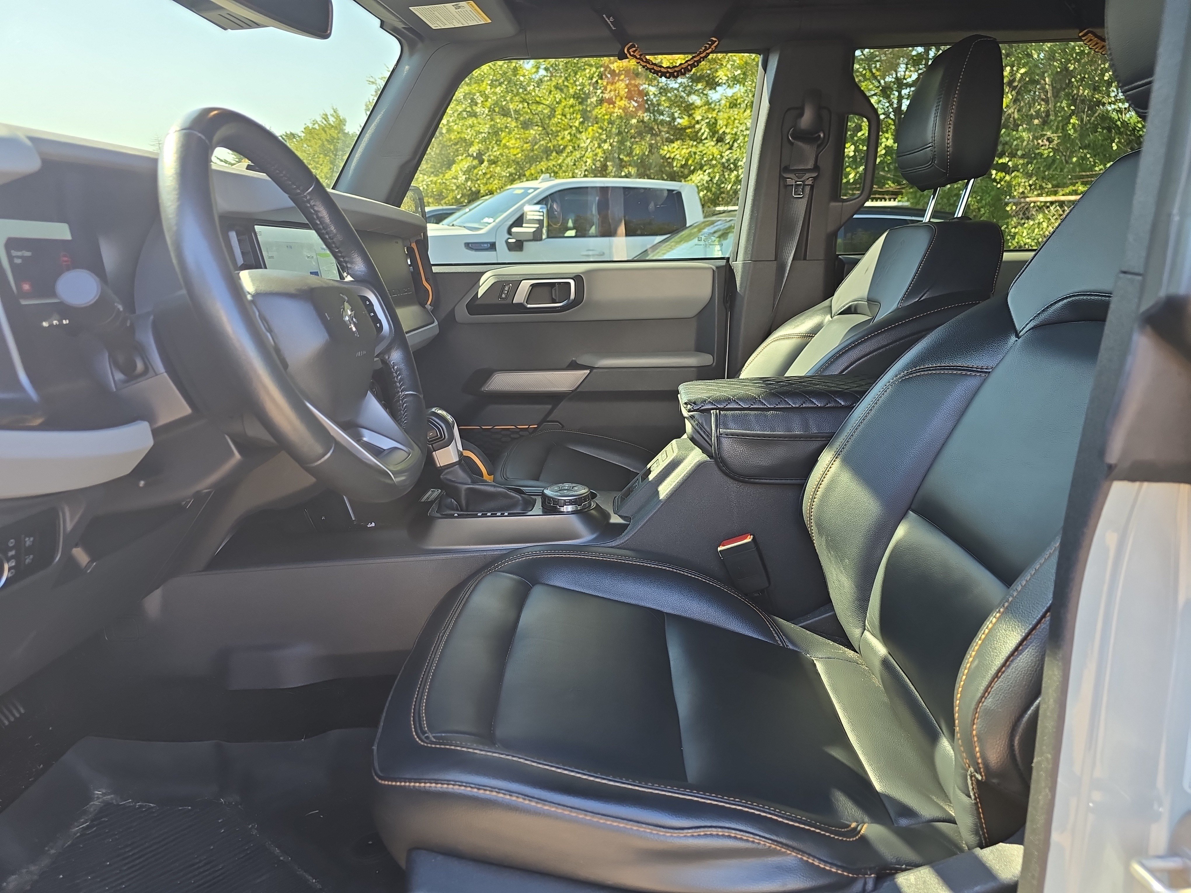 Used 2023 Ford Bronco Badlands w/ Sasquatch Package AWD/4WD image 13