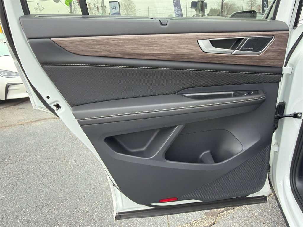 Used 2024 Volkswagen Atlas SEL Premium R-Line image 22