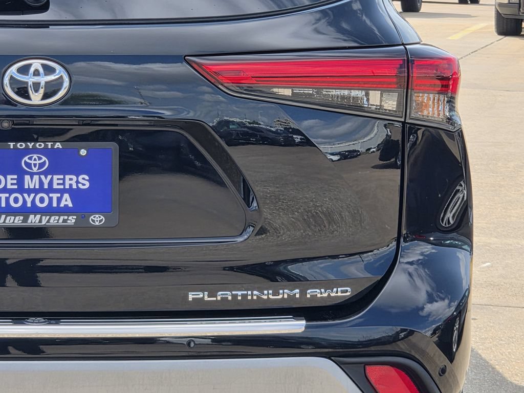 Used 2021 Toyota Highlander Platinum AWD/4WD image 9