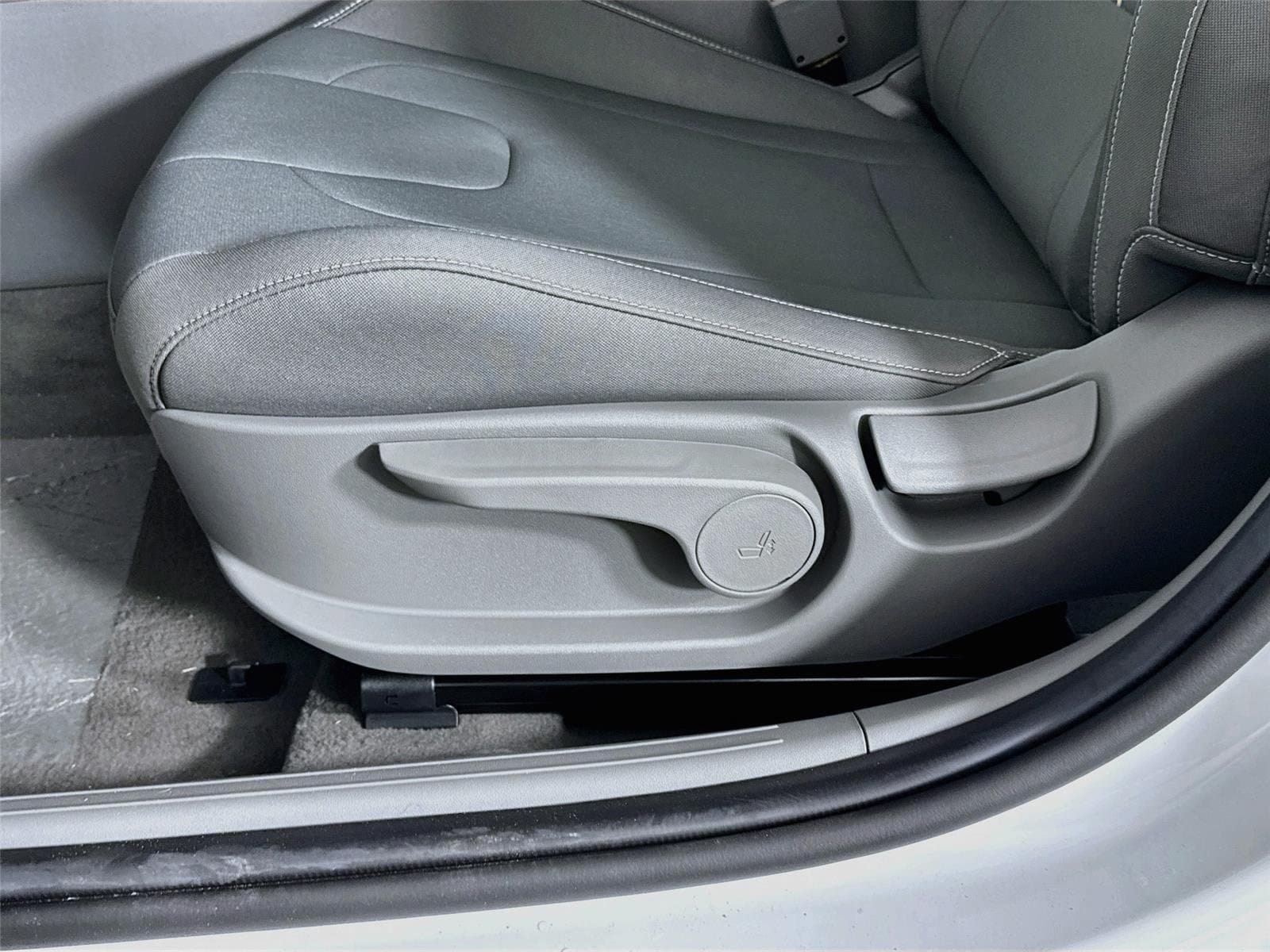 New 2026 Hyundai Elantra Sport w/ Cargo Package FWD image 19