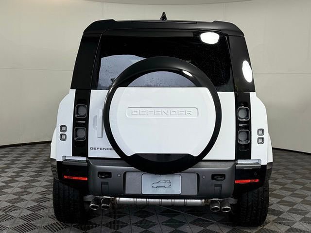 New 2025 Land Rover Defender 110 V8 image 7