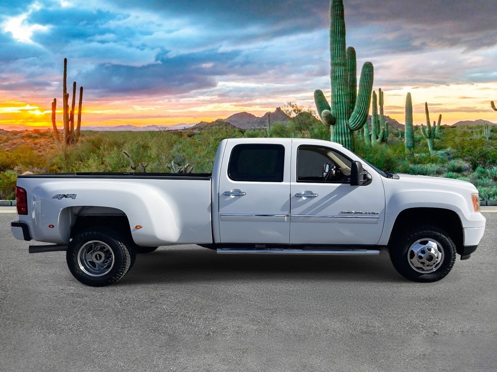 Used 2013 GMC Sierra 3500 Denali image 2