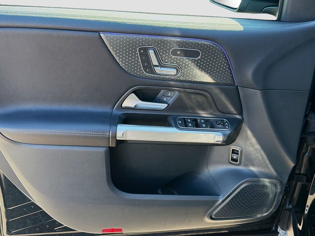 Used 2024 Mercedes-Benz GLB 250 image 21