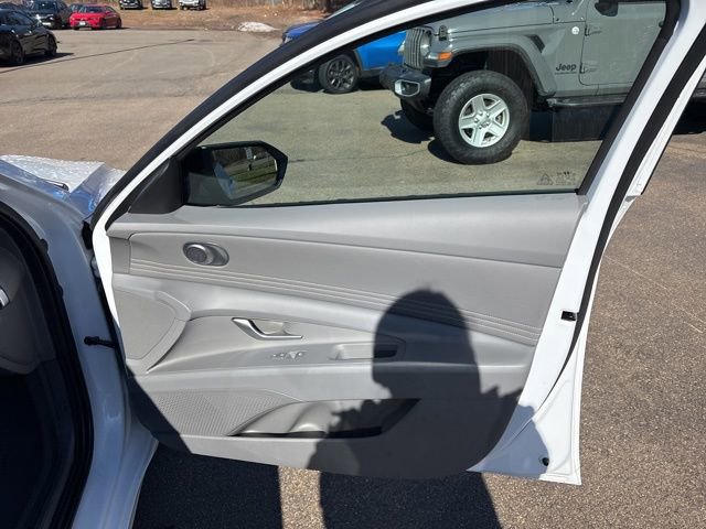 Certified 2025 Hyundai Elantra Sport image 8