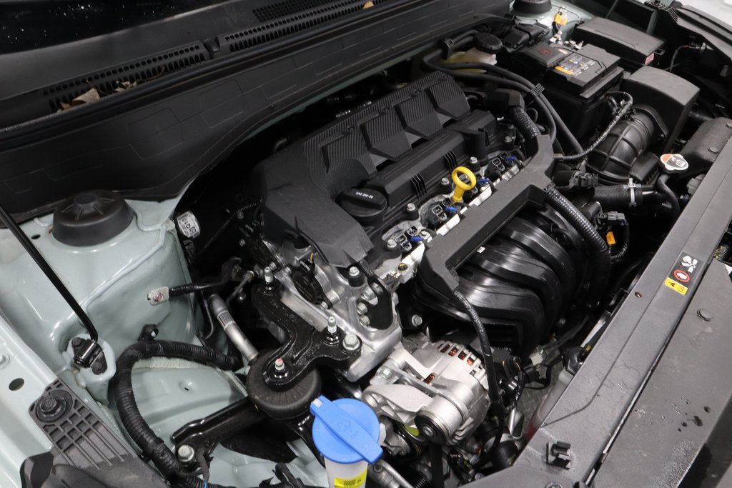 Certified 2025 Hyundai Venue SEL image 14
