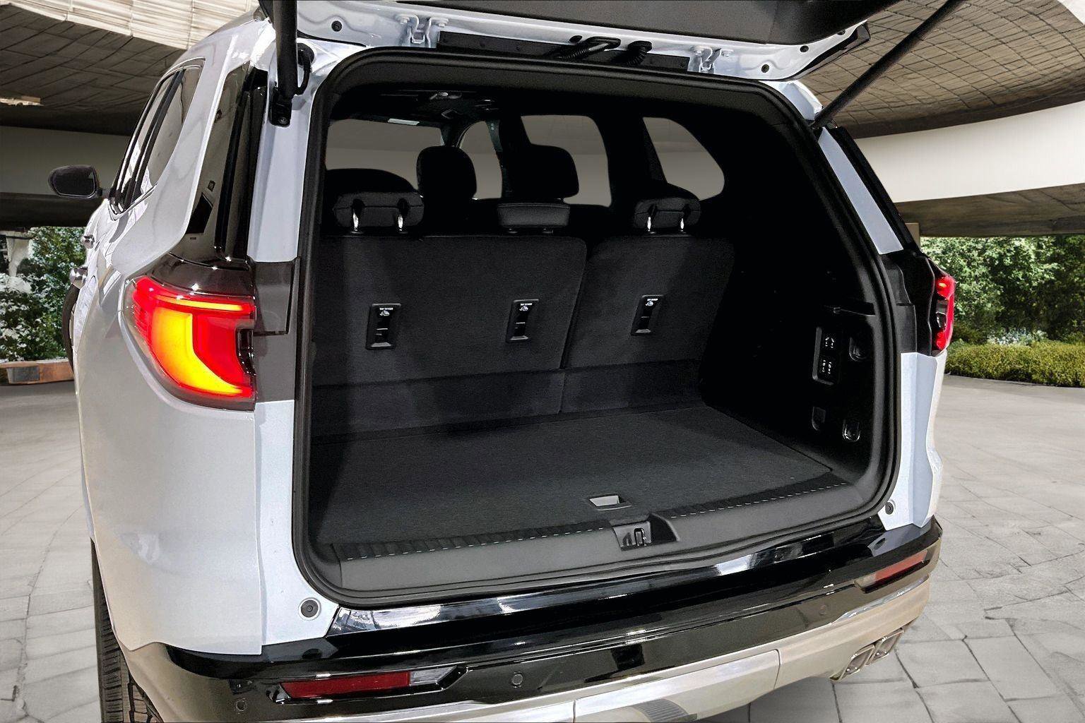 New 2026 GMC Acadia Denali w/ Super Cruise Package image 5