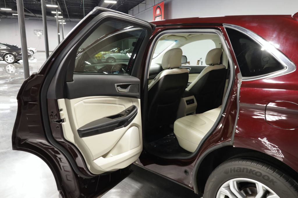Used 2017 Ford Edge Titanium w/ Technology Package image 17