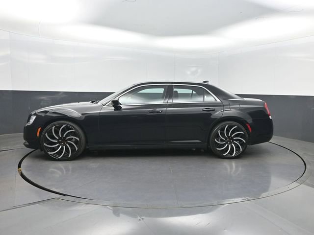 Used 2023 Chrysler 300 Touring image 2