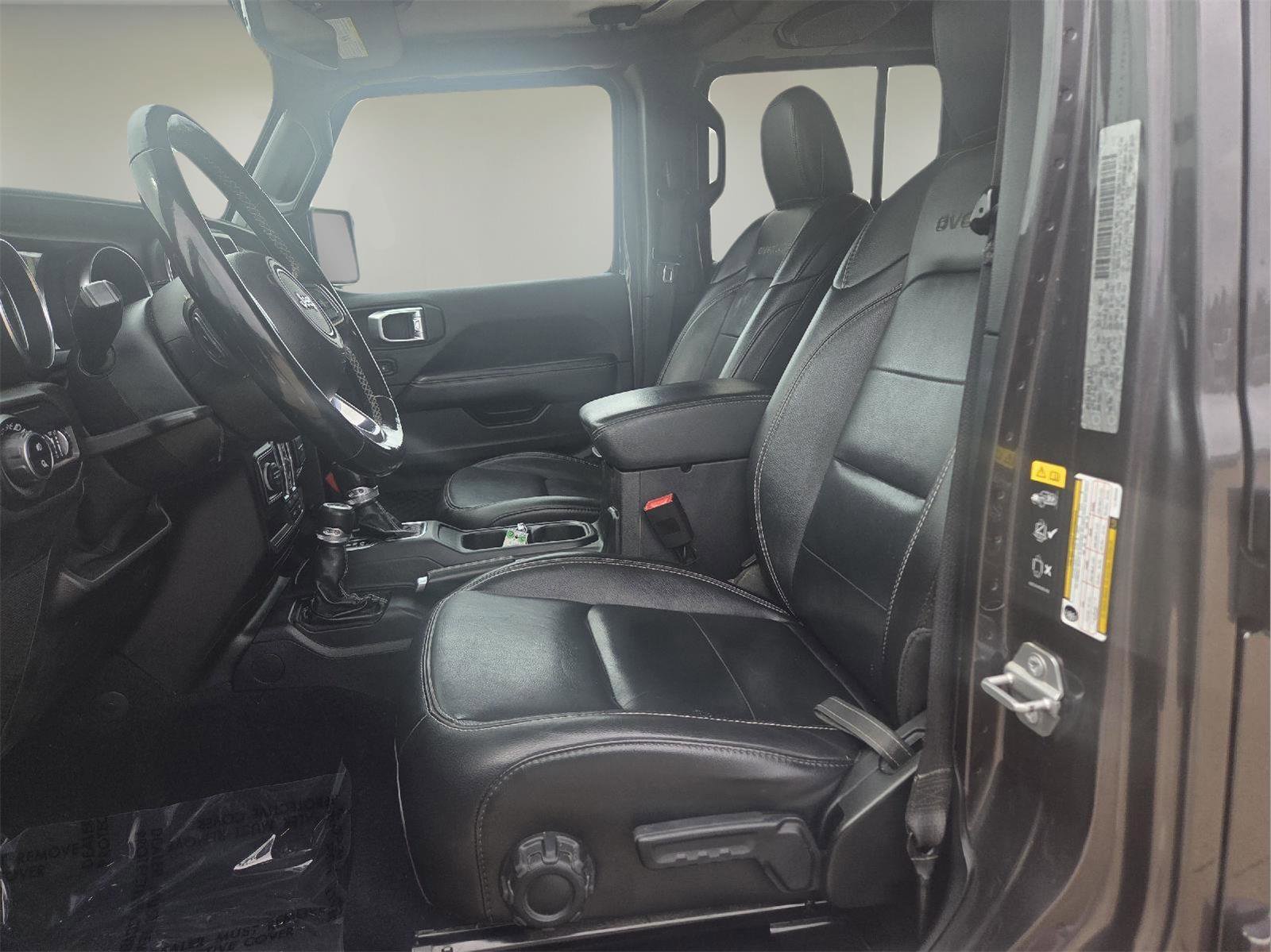 Used 2020 Jeep Gladiator Overland image 3