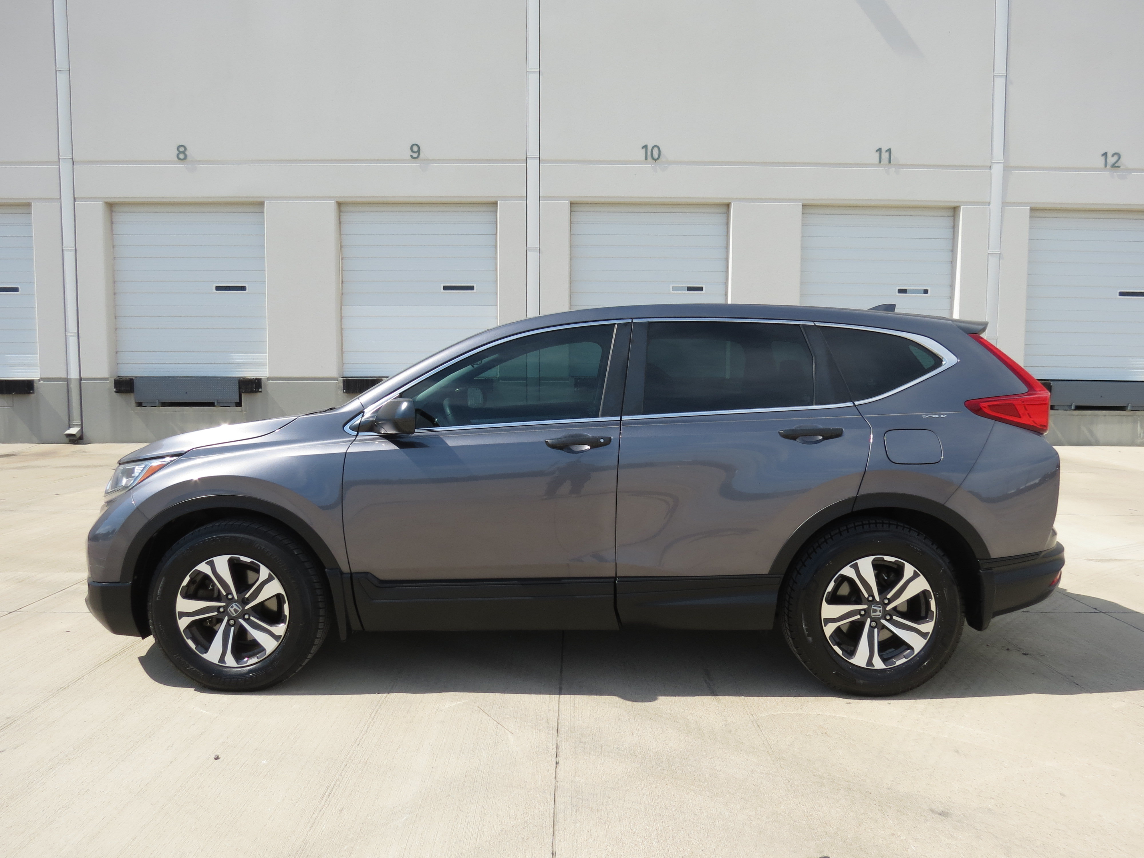 Used 2018 Honda CR-V LX image 3