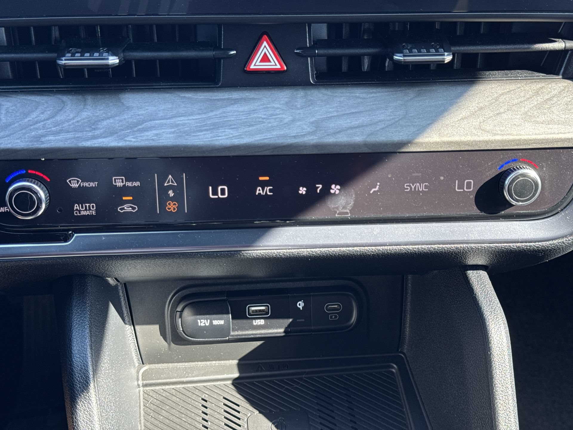 Used 2025 Kia Sportage X-Line w/ Premium Package AWD/4WD image 19