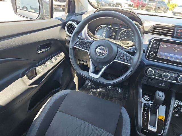 Used 2023 Nissan Versa SV FWD image 9