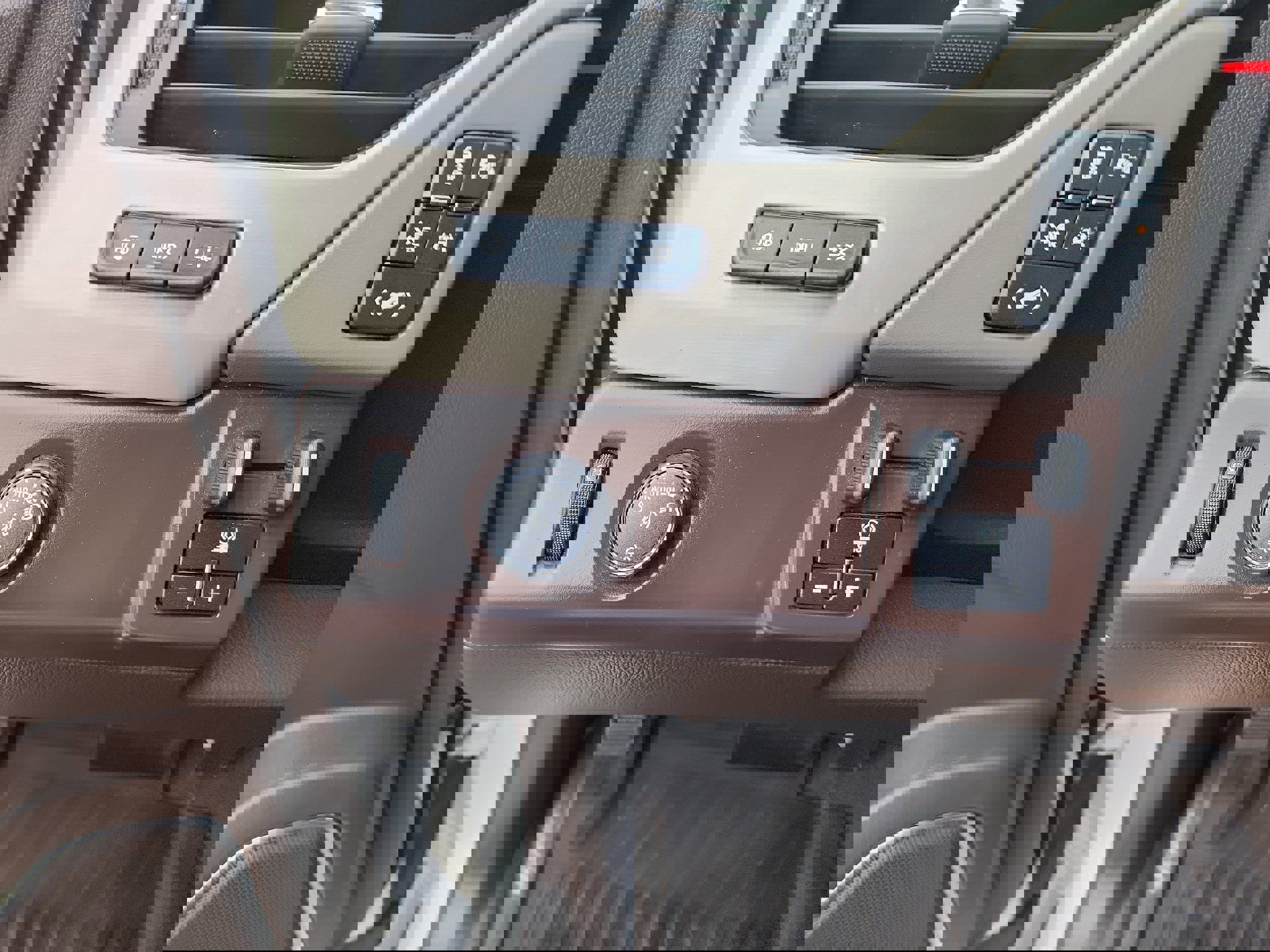 Used 2019 GMC Yukon Denali w/ Denali Ultimate Package image 24