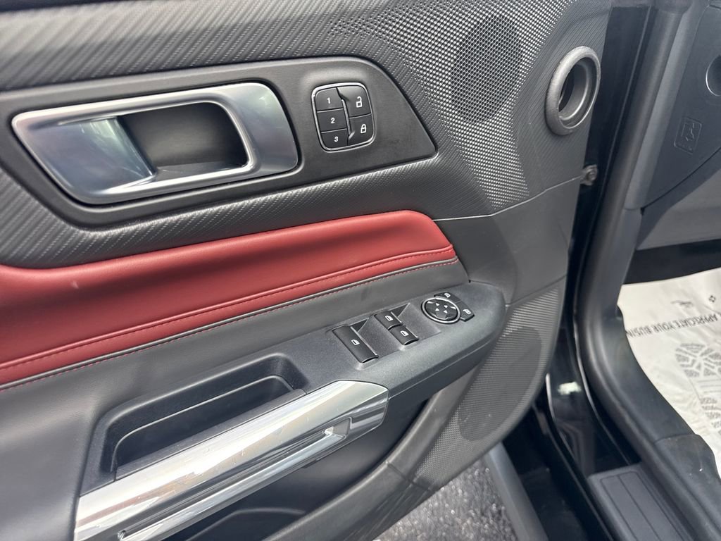 Used 2025 Ford Mustang Premium image 20