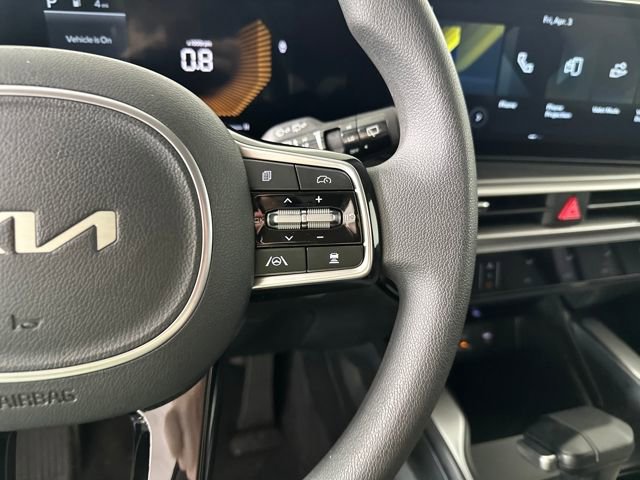 Used 2025 Kia Sorento LX image 16