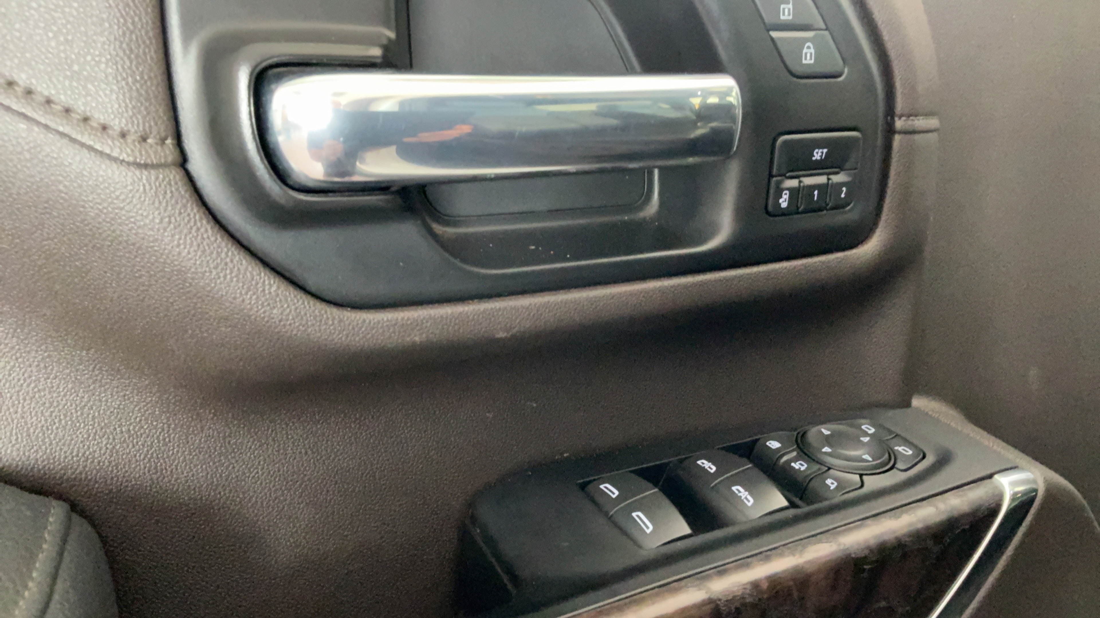 Used 2022 GMC Sierra 3500 Denali w/ Denali Ultimate Package AWD/4WD image 23