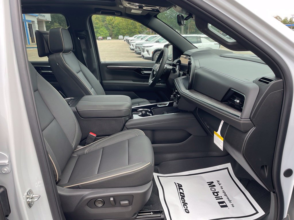 New 2026 Chevrolet Suburban Premier AWD/4WD image 41