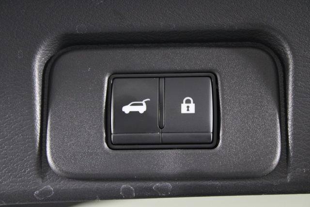 Certified 2024 Nissan Rogue Platinum FWD image 18