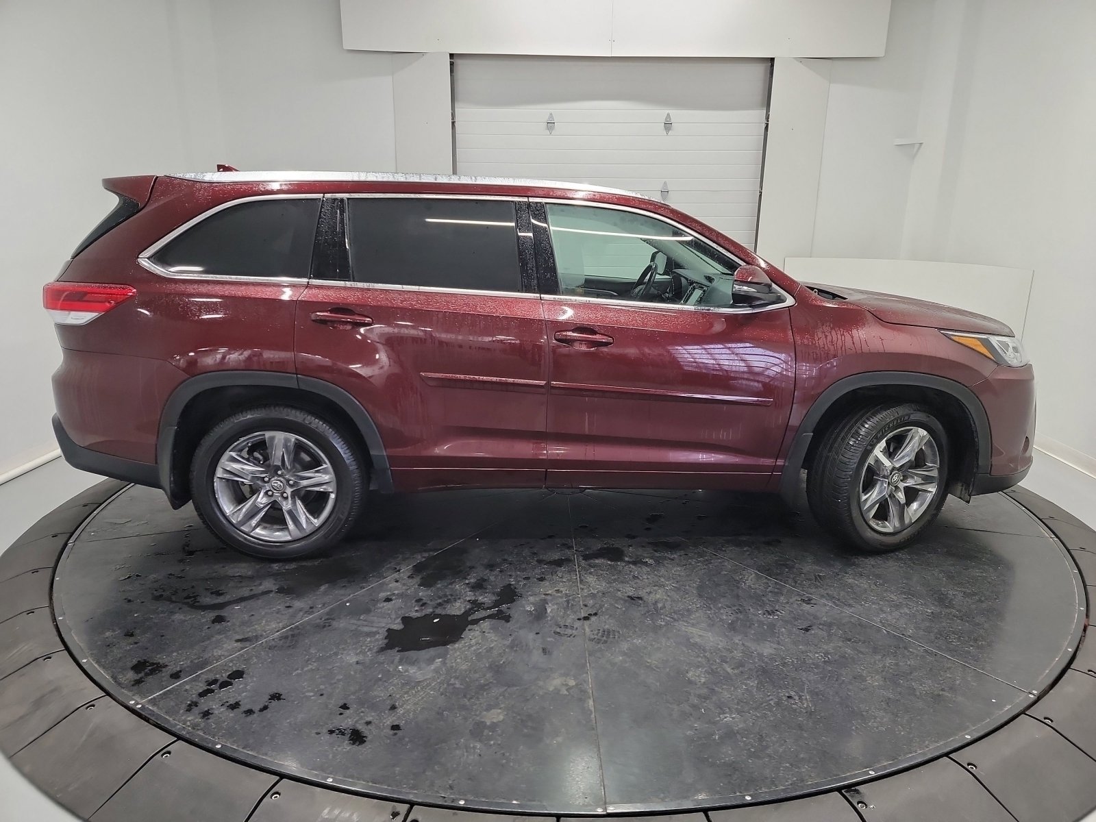 Used 2018 Toyota Highlander Limited image 11