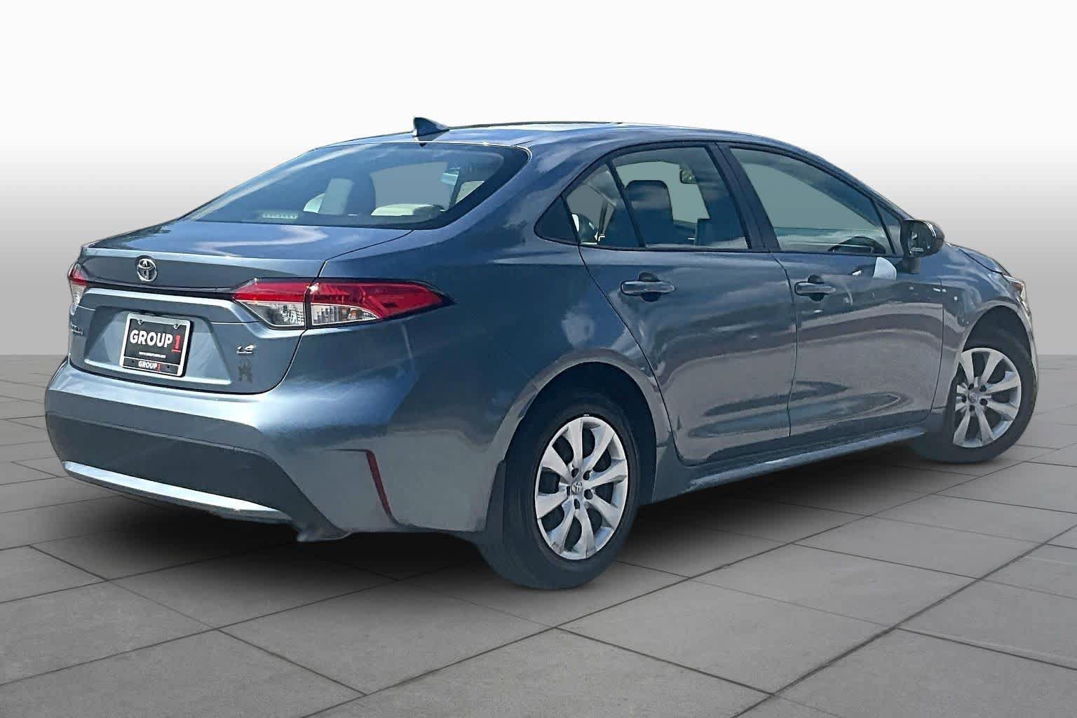 Used 2021 Toyota Corolla LE w/ Carpet Mat Package (TMS) FWD image 13