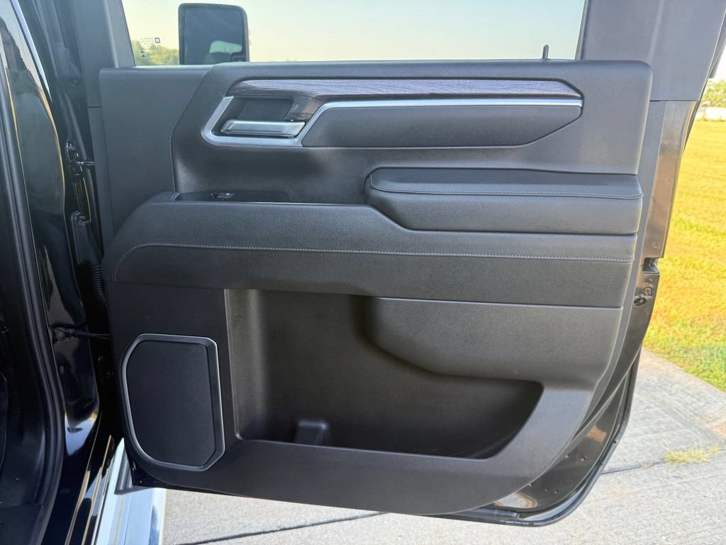 Used 2026 Chevrolet Silverado 2500 LTZ w/ LTZ Premium Package AWD/4WD image 18