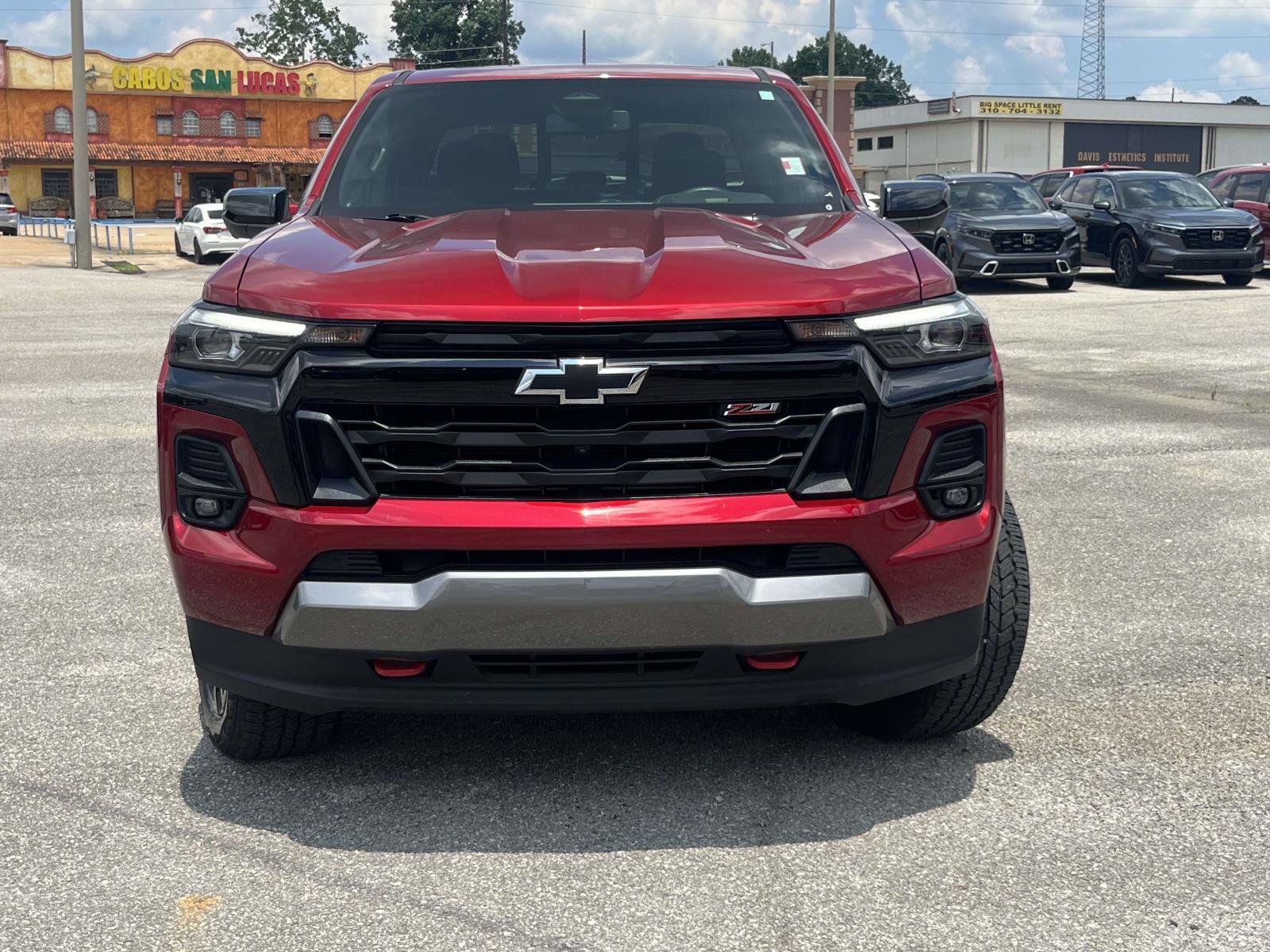 Used 2024 Chevrolet Colorado Z71 w/ Z71 Convenience Package 2 AWD/4WD image 8