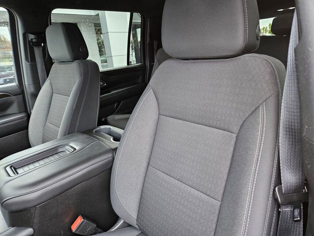Used 2024 GMC Yukon XL SLE image 13