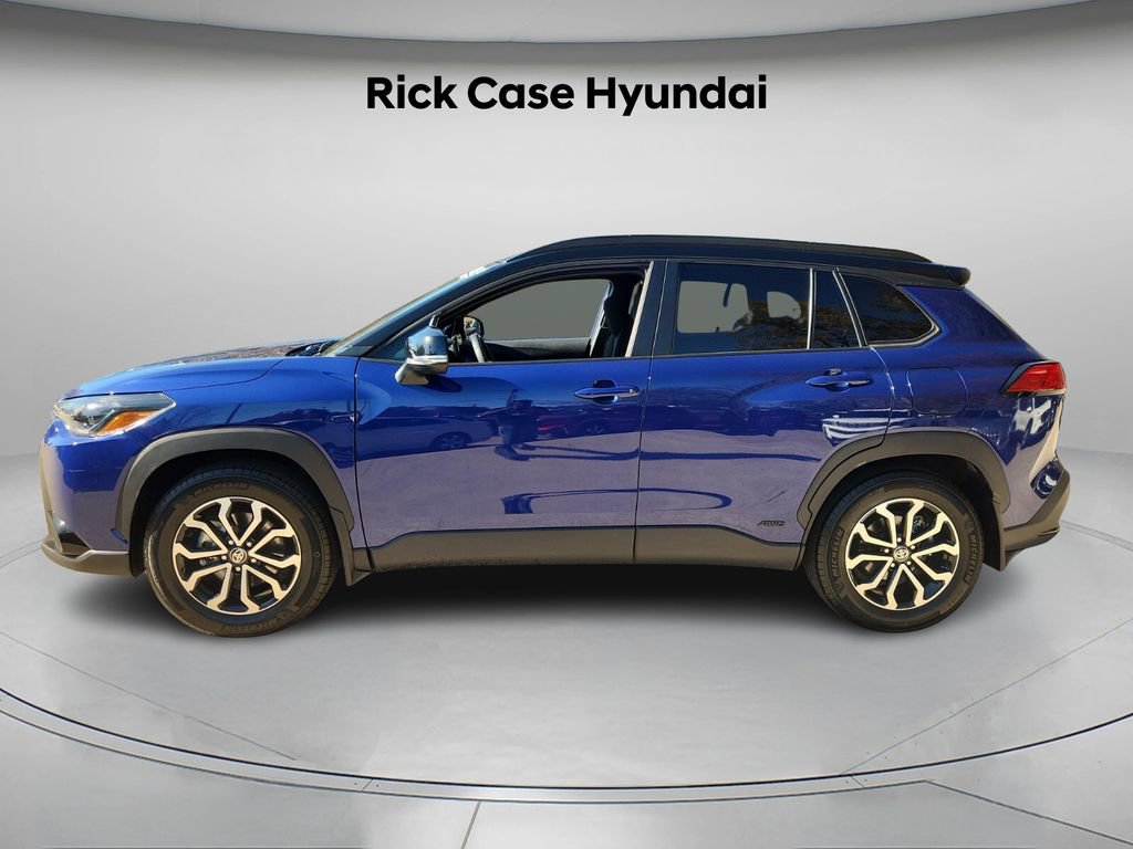 Used 2024 Toyota Corolla Cross SE image 3