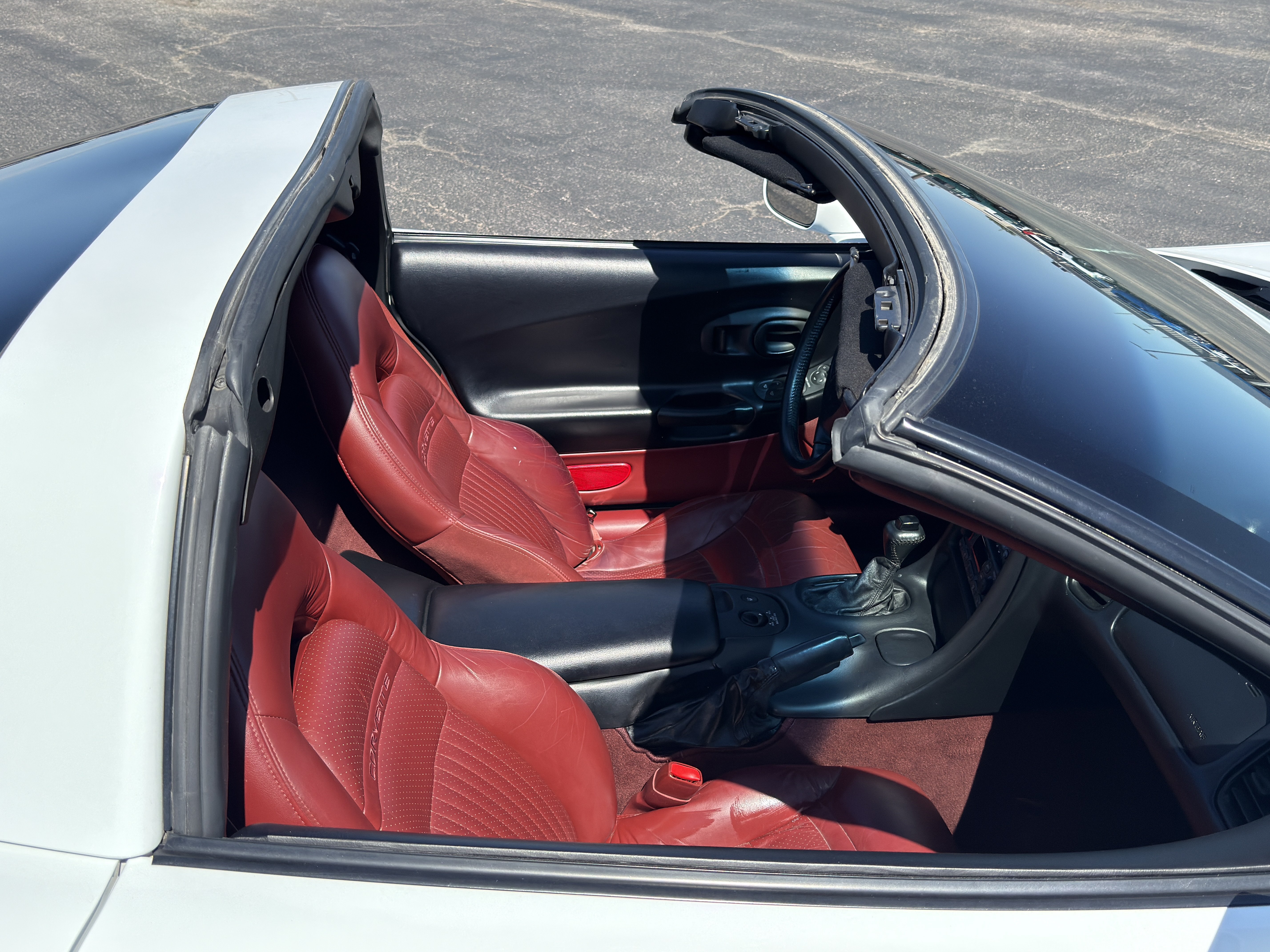 Used 1997 Chevrolet Corvette Coupe w/ Memory Pkg RWD image 12
