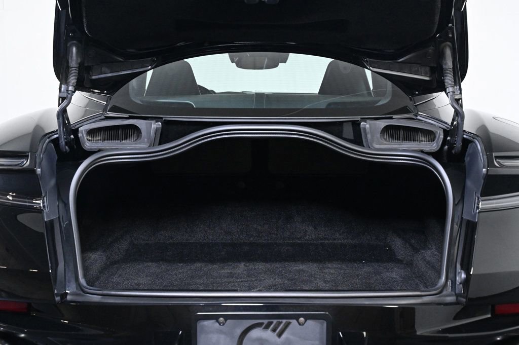 Used 2024 Aston Martin DB12 Coupe image 25