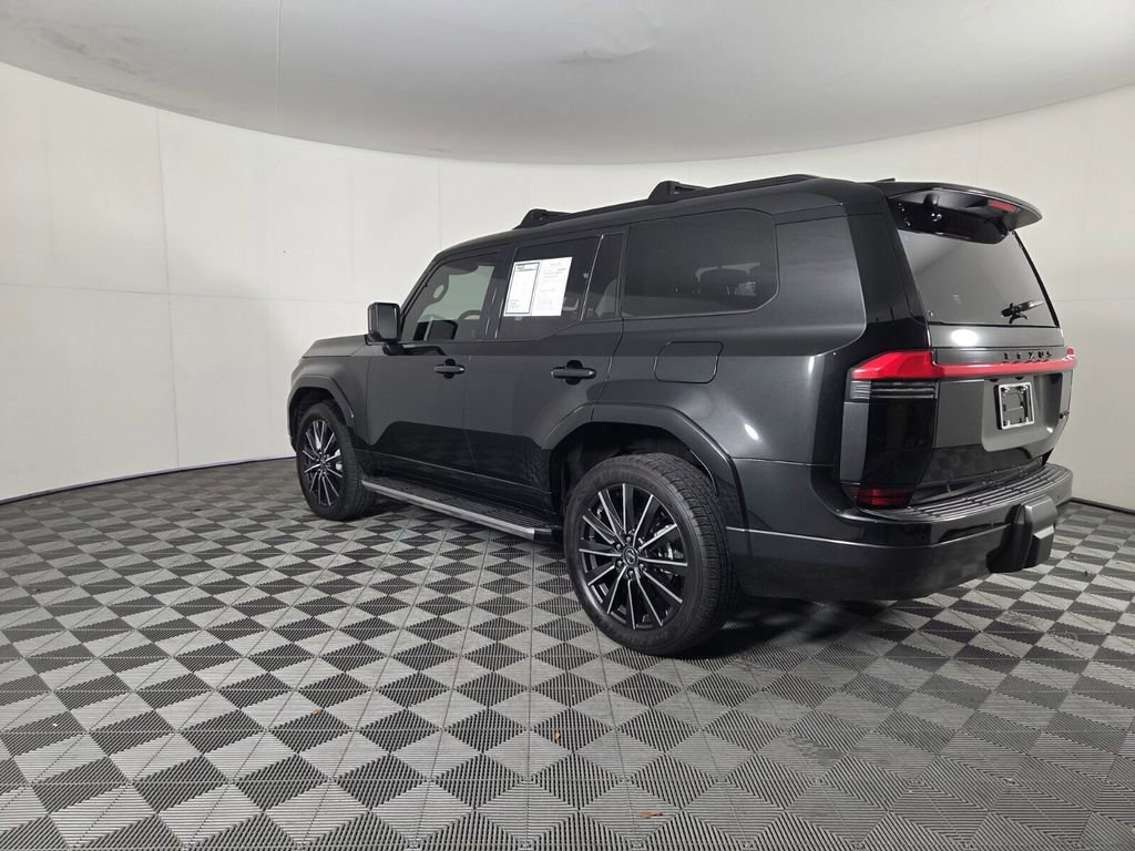 Used 2024 Lexus GX 550 w/ Cold Area Package AWD/4WD image 8