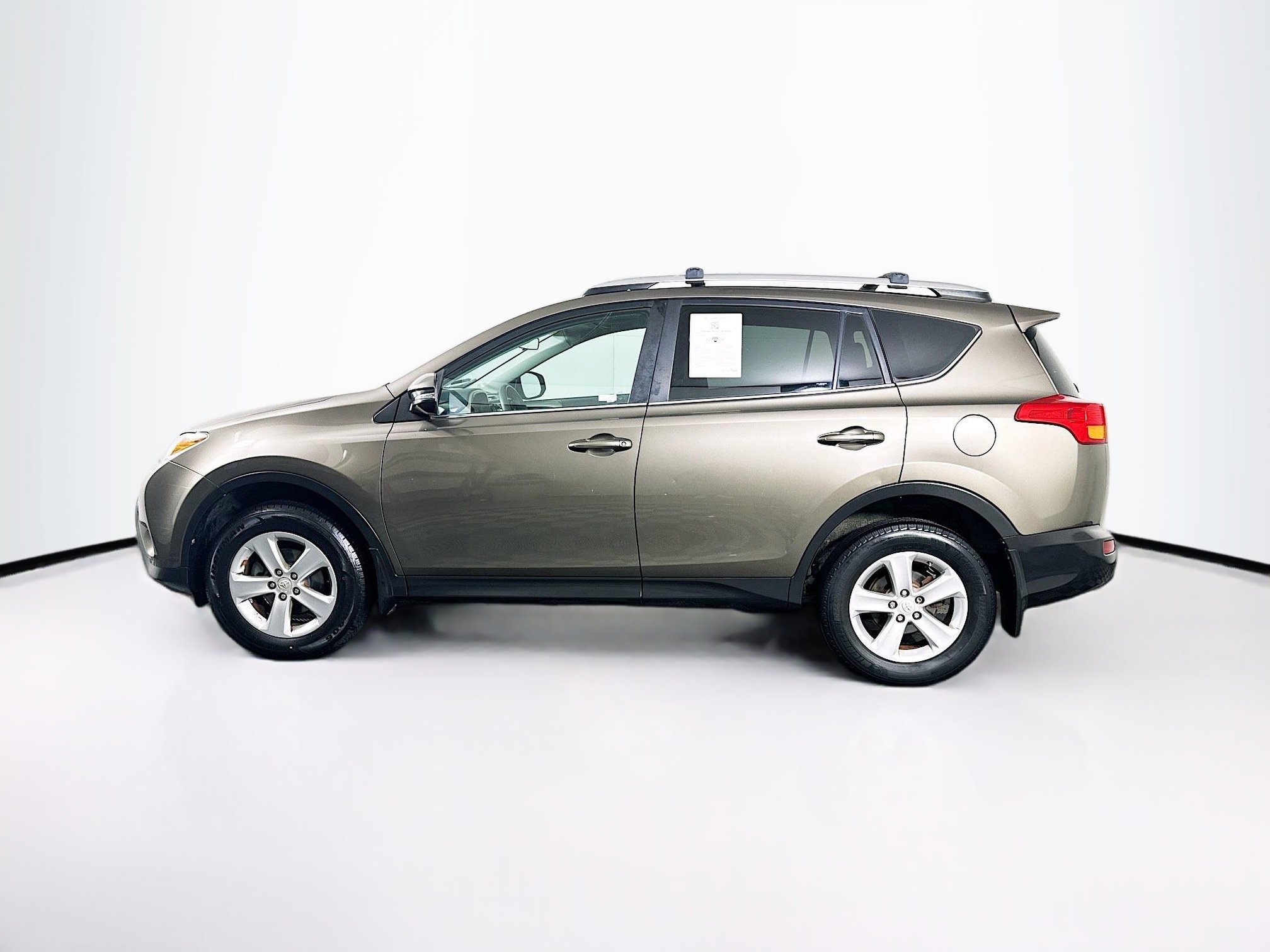 Used 2013 Toyota RAV4 XLE image 4