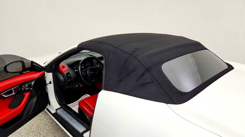 Used 2015 Jaguar F-TYPE S RWD image 10