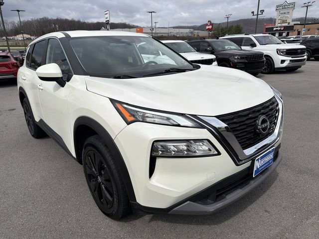 Used 2023 Nissan Rogue SV AWD/4WD image 3