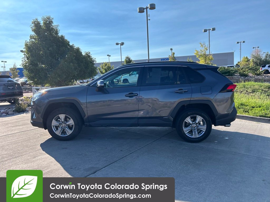 Used 2025 Toyota RAV4 XLE AWD/4WD image 4