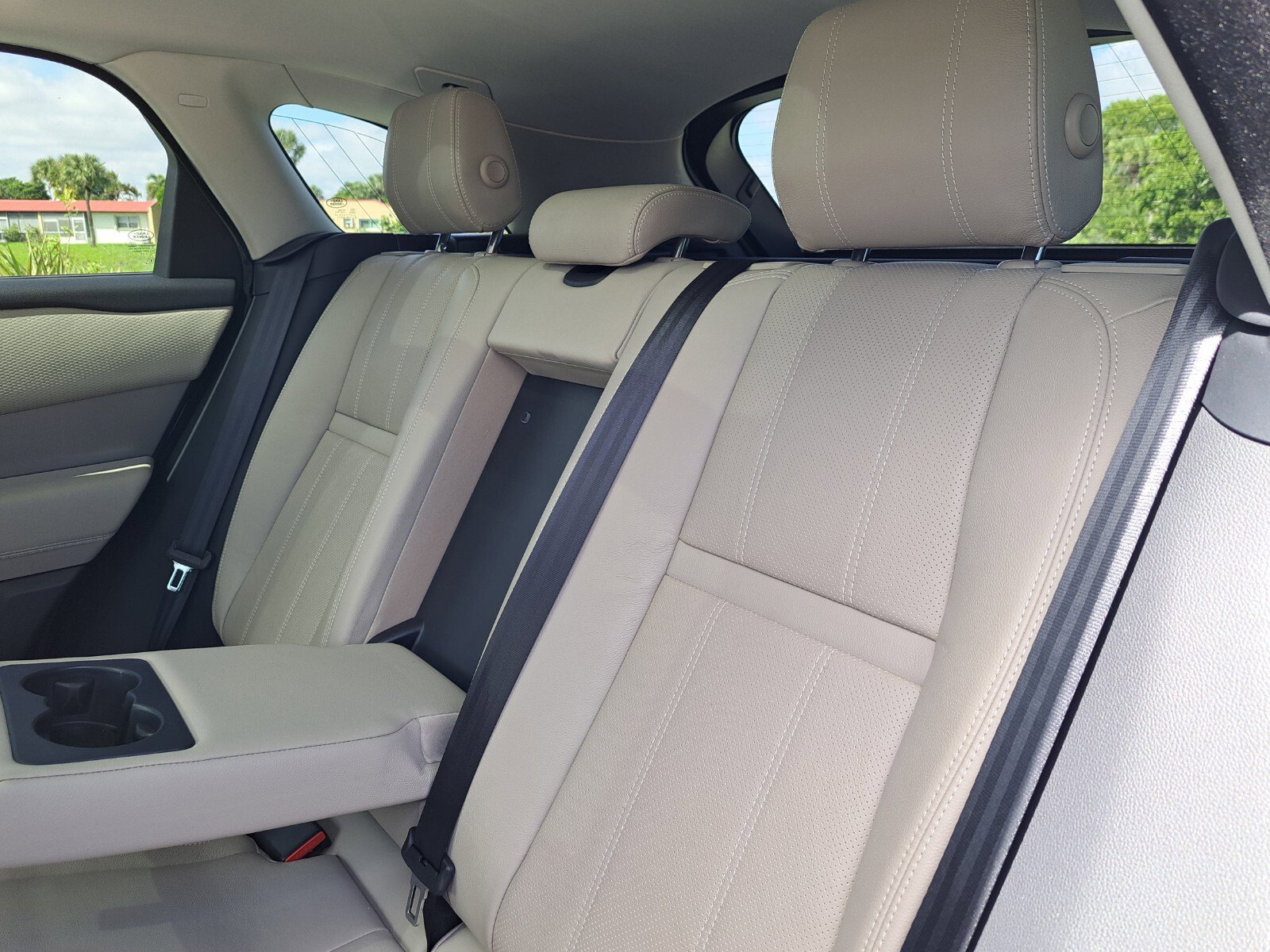 Used 2018 Land Rover Range Rover Velar S image 21