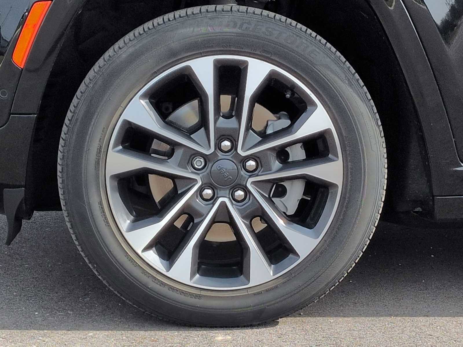 Used 2023 Jeep Grand Cherokee L Overland image 14