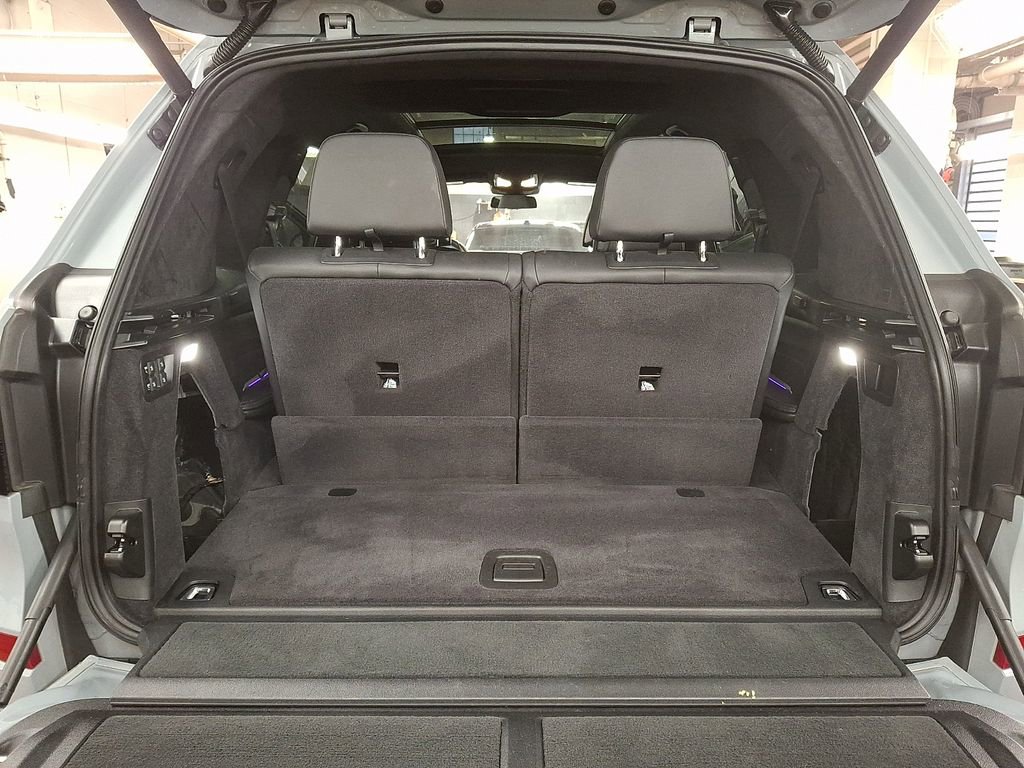 Certified 2024 BMW X7 xDrive40i w/ M Sport Package image 26