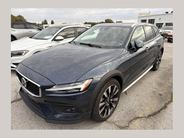 Used 2024 Volvo V60 B5 Cross Country Ultimate w/ Protection Package Premier