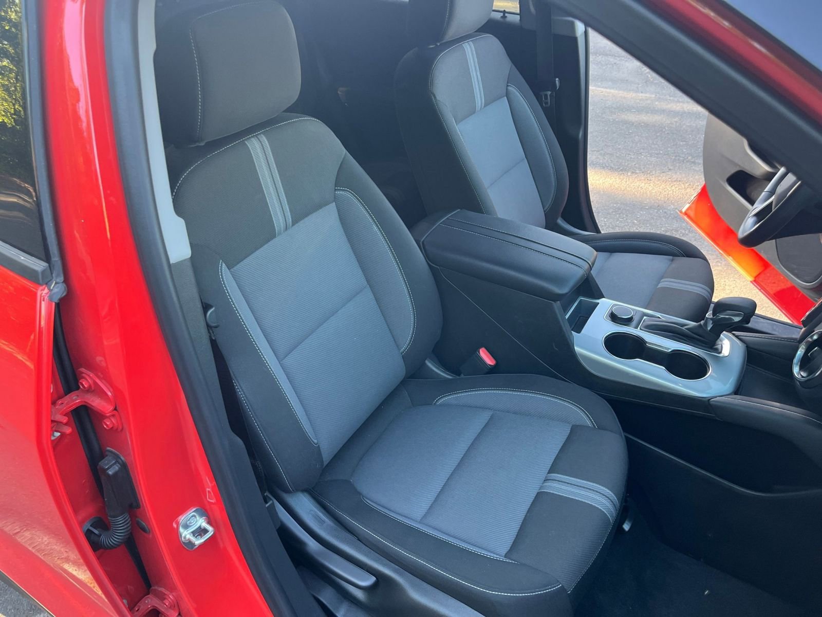 Used 2025 Chevrolet Blazer LT image 37