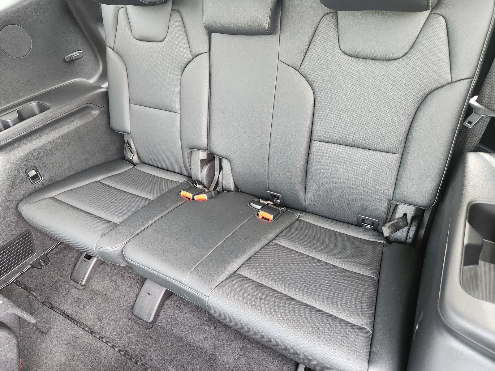 Used 2025 Kia Telluride EX w/ EX Captain's Chair Package FWD image 40