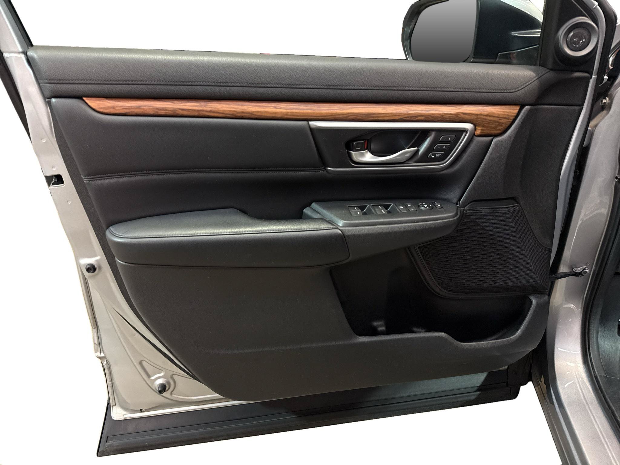 Used 2017 Honda CR-V Touring image 15