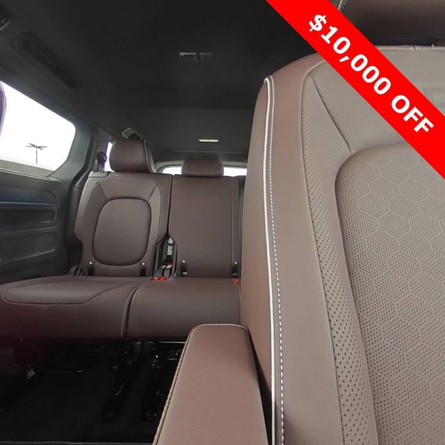 New 2025 Volkswagen ID. Buzz Pro S image 28