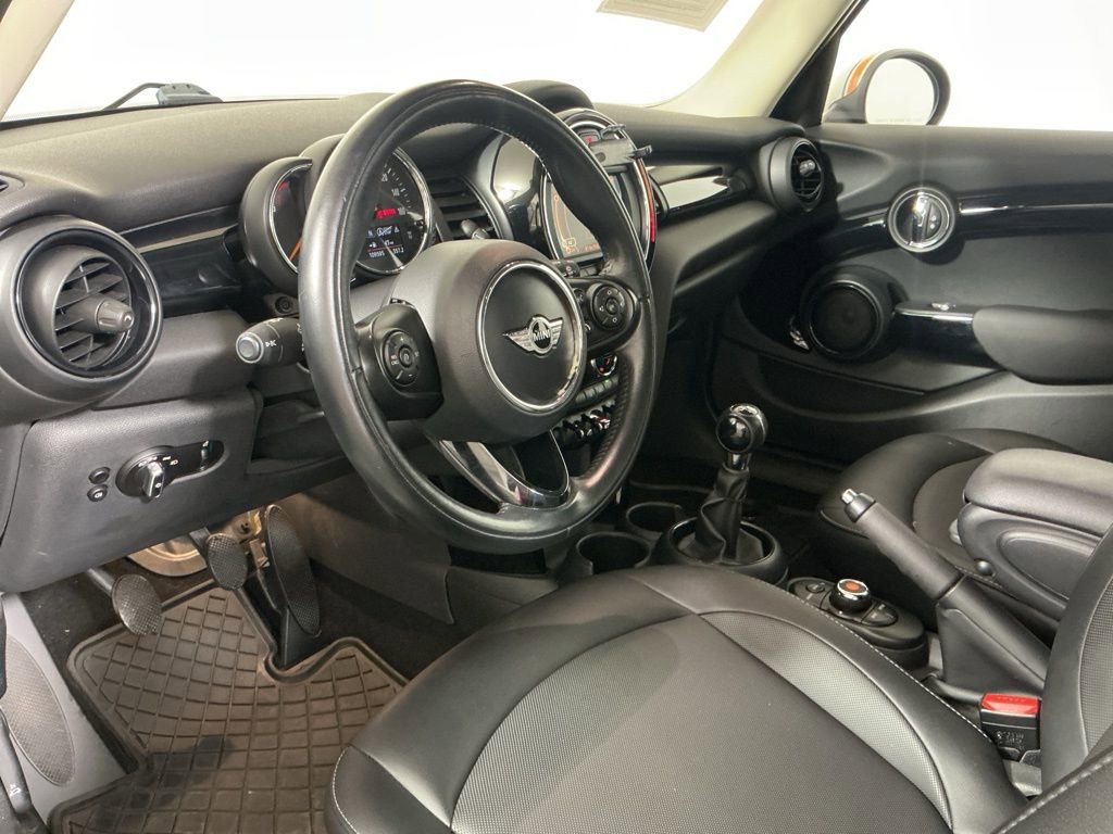 Used 2017 MINI Cooper 4-Door Hardtop image 20