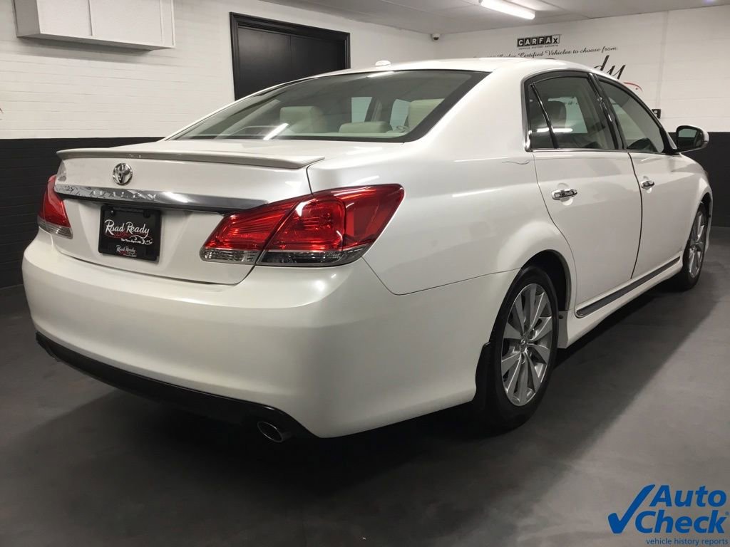 Used 2011 Toyota Avalon Limited FWD image 10