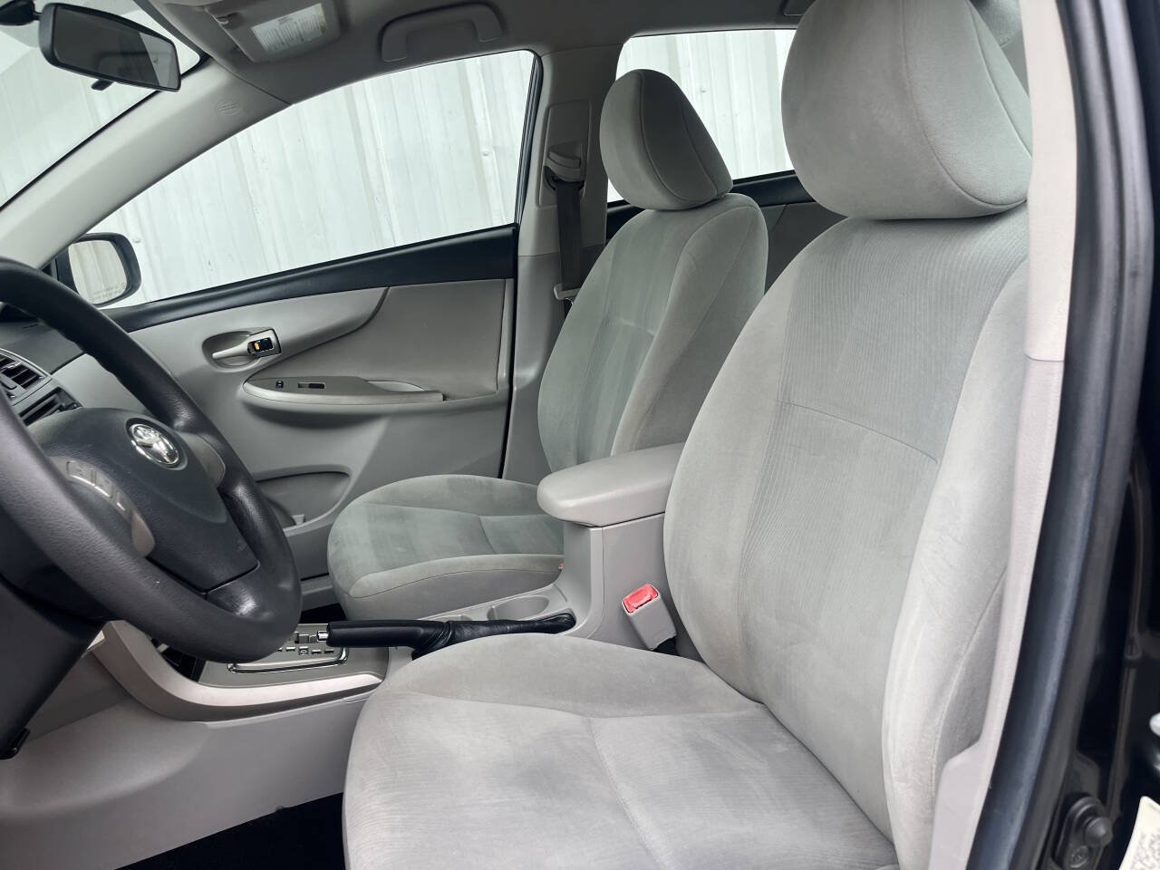 Used 2013 Toyota Corolla LE FWD image 12