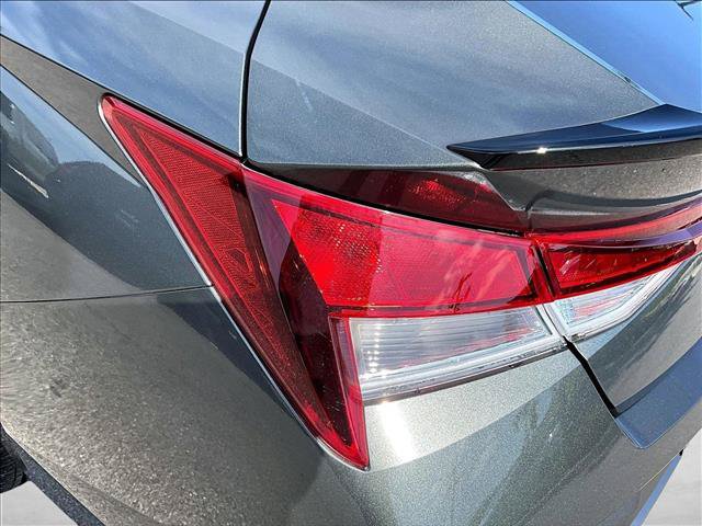 Used 2025 Hyundai Elantra Sport FWD image 29
