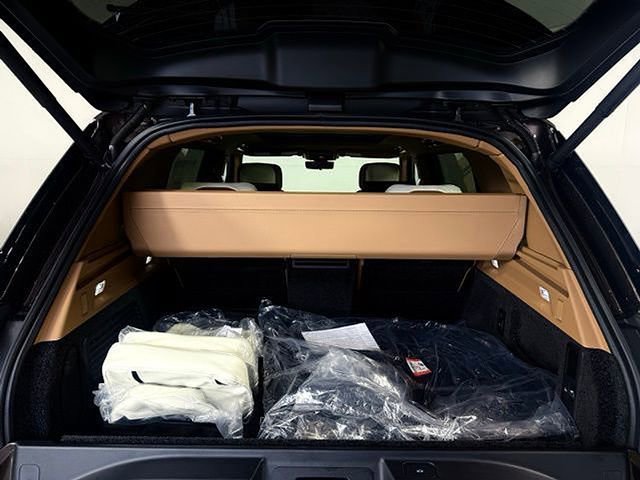 New 2026 Land Rover Range Rover SV AWD/4WD image 19