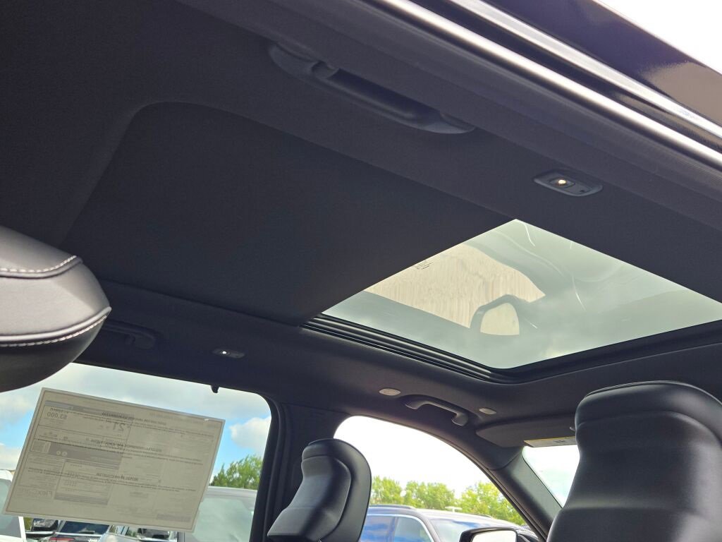 New 2025 Jeep Grand Cherokee L Overland w/ Luxury Tech Group IV image 12